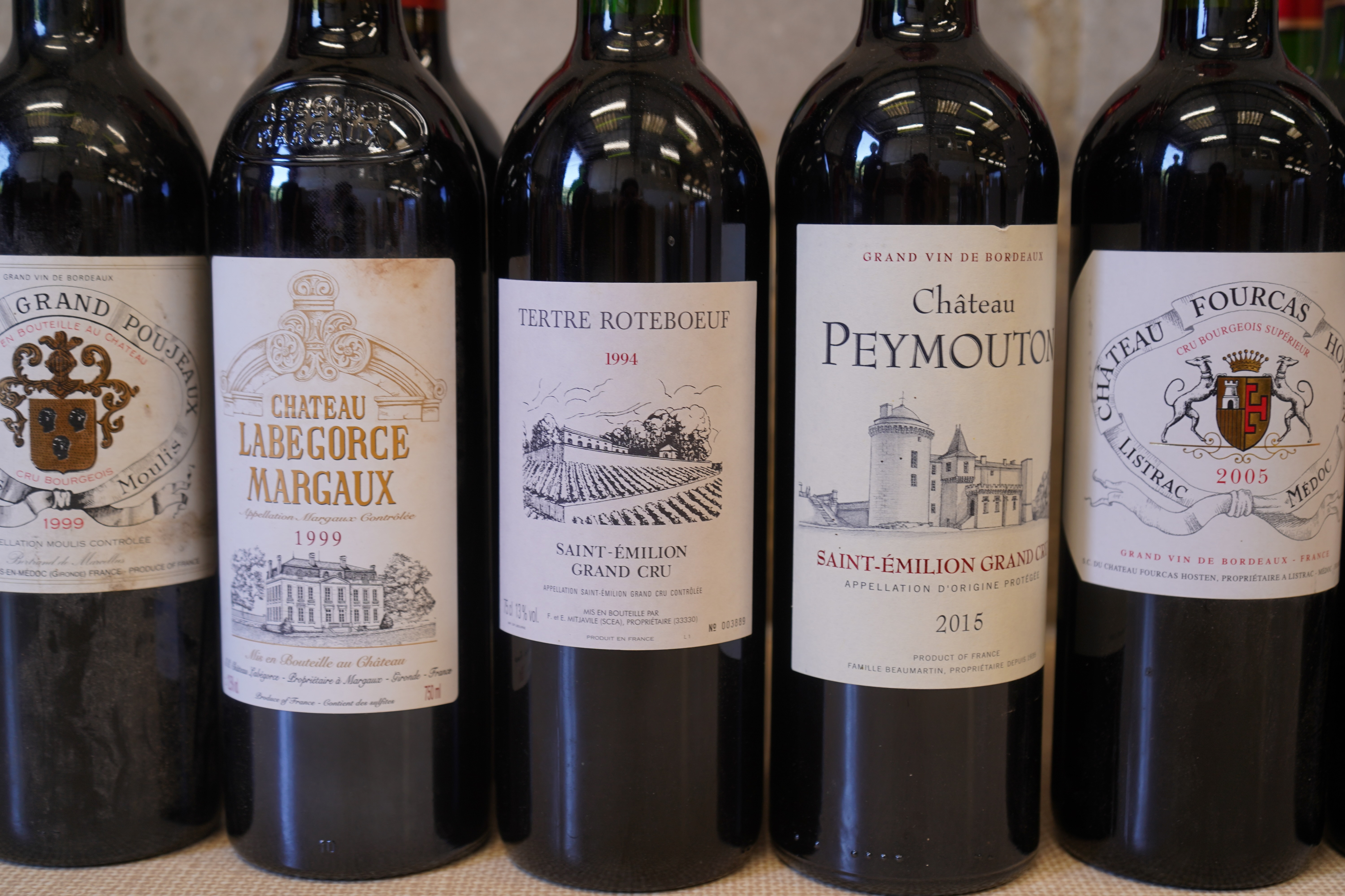 A mixed parcel of Bordeaux red wine